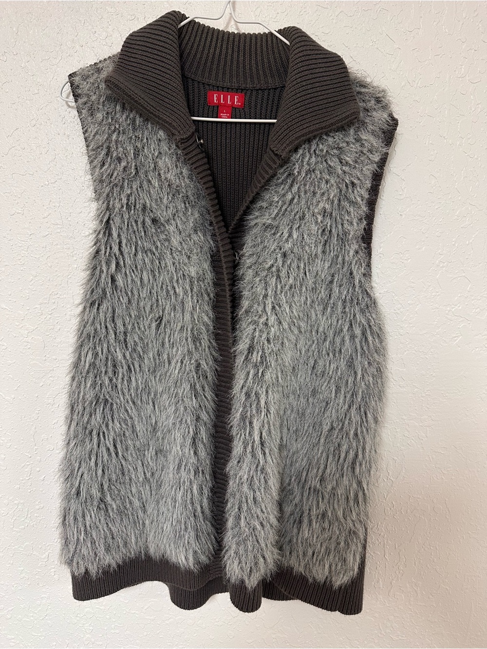 Elle Women's Faux Fur Knit Vest Charcoal Gray Shaggy Full Zip Size Large